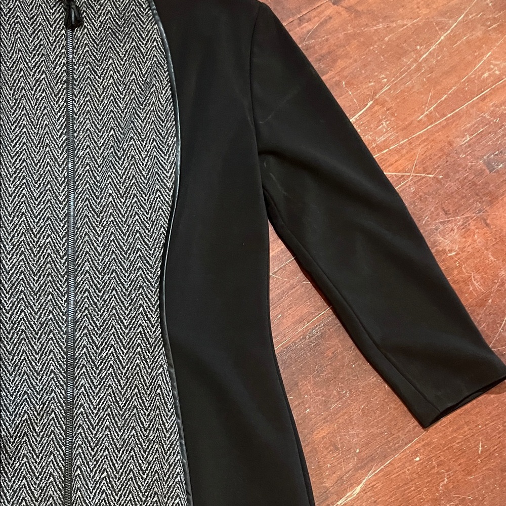 🌻3/$15🌻 Tahari Chic 3/4 Sleeve Black and Gray Dress - Picture 13 of 16